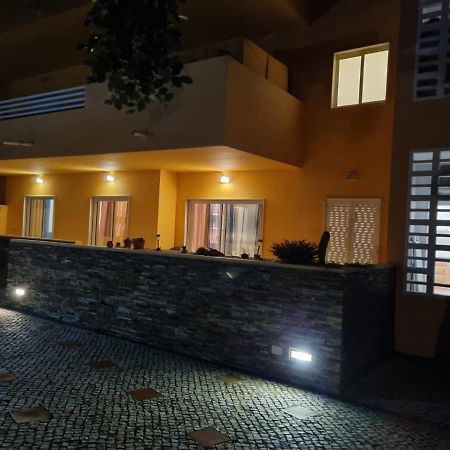 Marinho - 2 Bedroom 2 Bathroom Ground Floor Apartment With Communal Pool And Gardens Conceição Εξωτερικό φωτογραφία