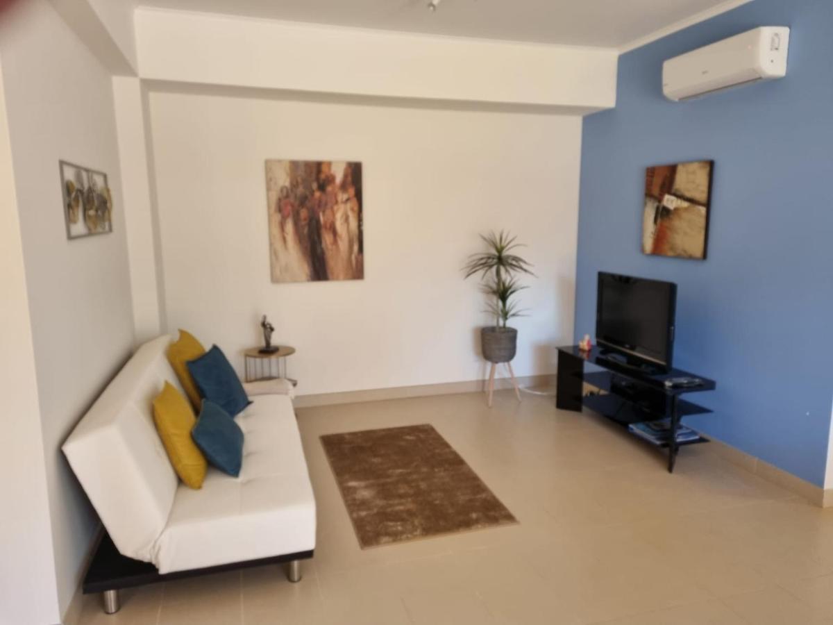 Marinho - 2 Bedroom 2 Bathroom Ground Floor Apartment With Communal Pool And Gardens Conceição Εξωτερικό φωτογραφία