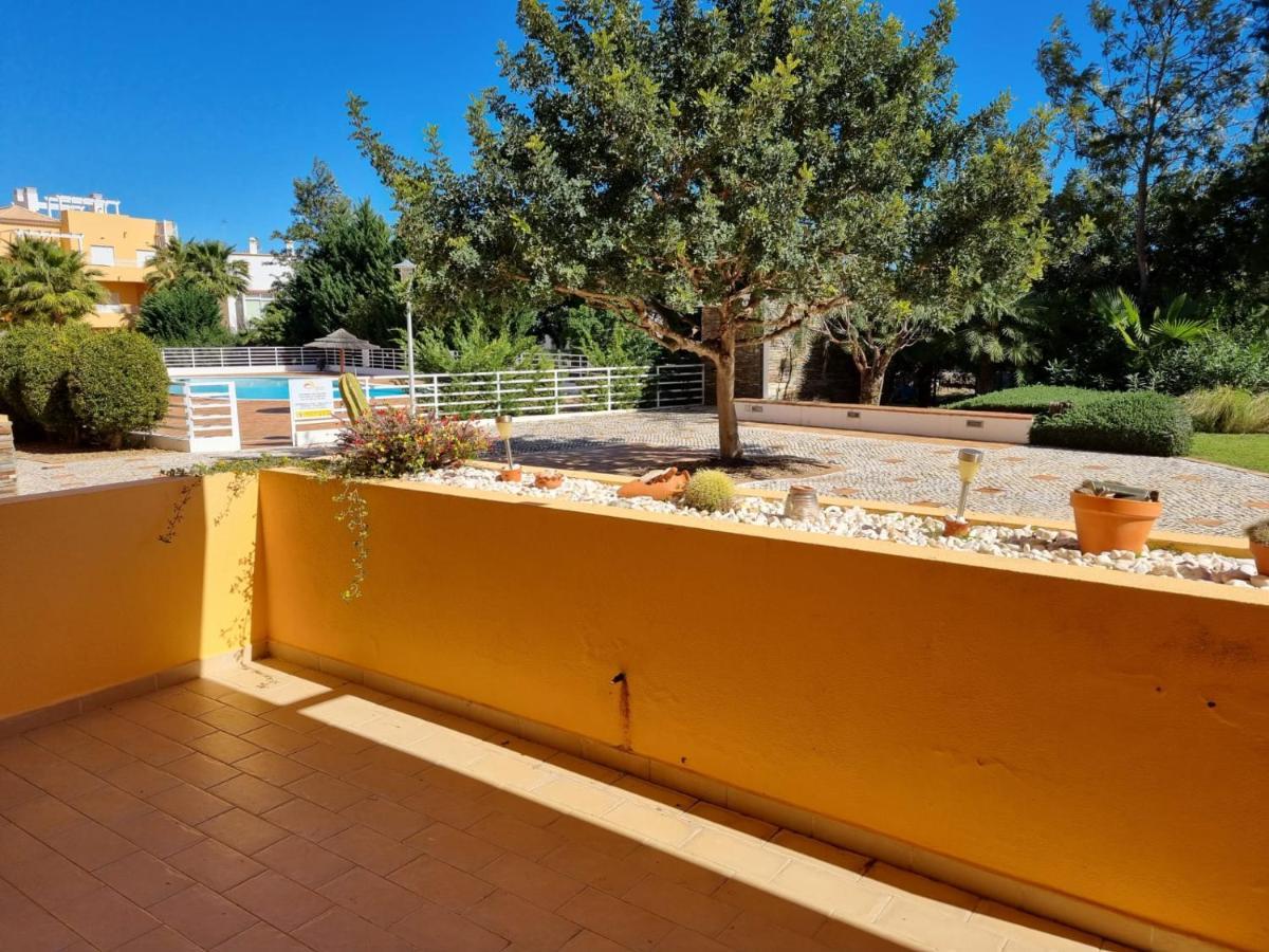 Marinho - 2 Bedroom 2 Bathroom Ground Floor Apartment With Communal Pool And Gardens Conceição Εξωτερικό φωτογραφία
